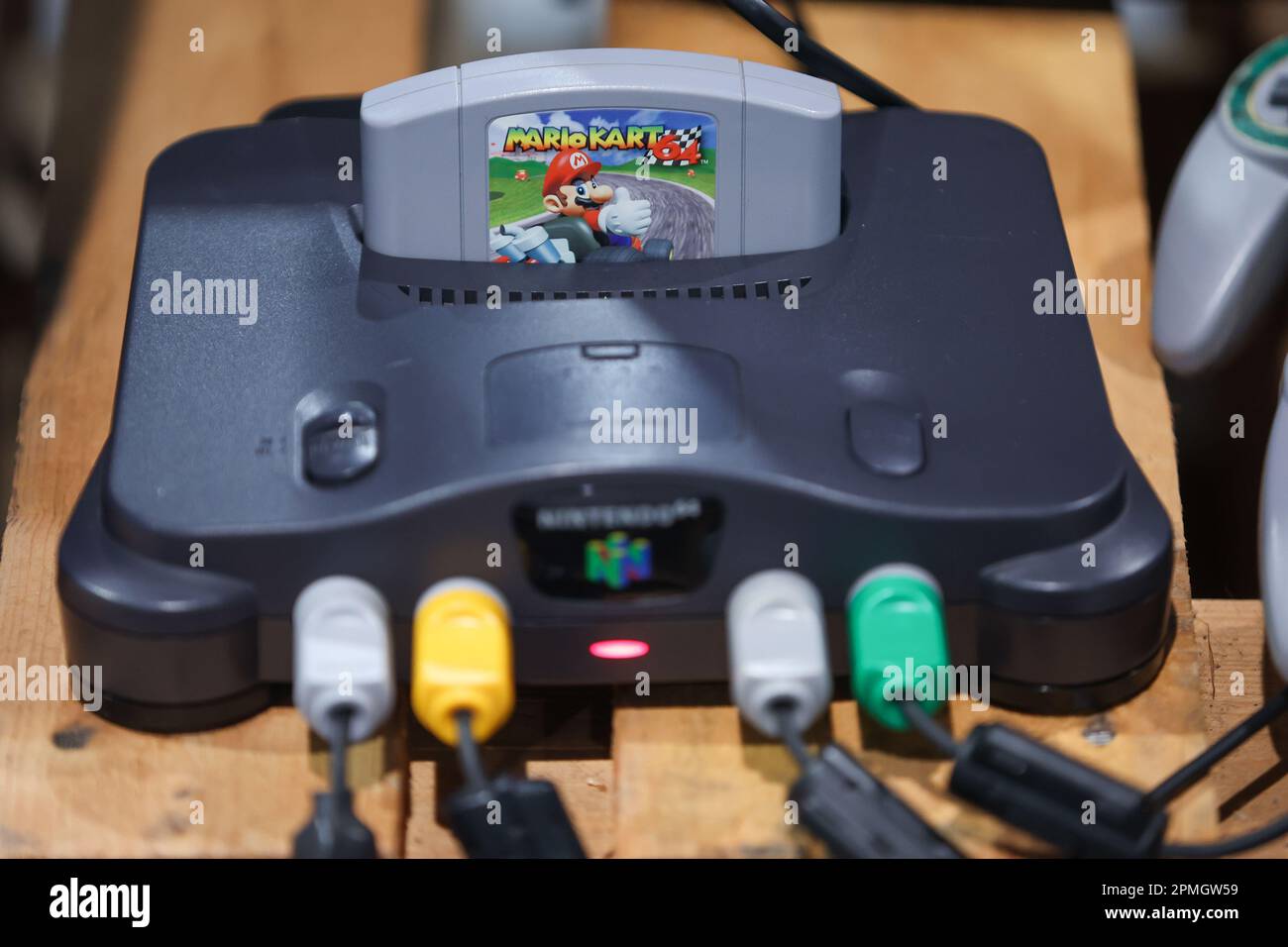 Cartucho de vídeo game Nintendo N64 Mario Kart 64 Versão EUA :  : Games e Consoles