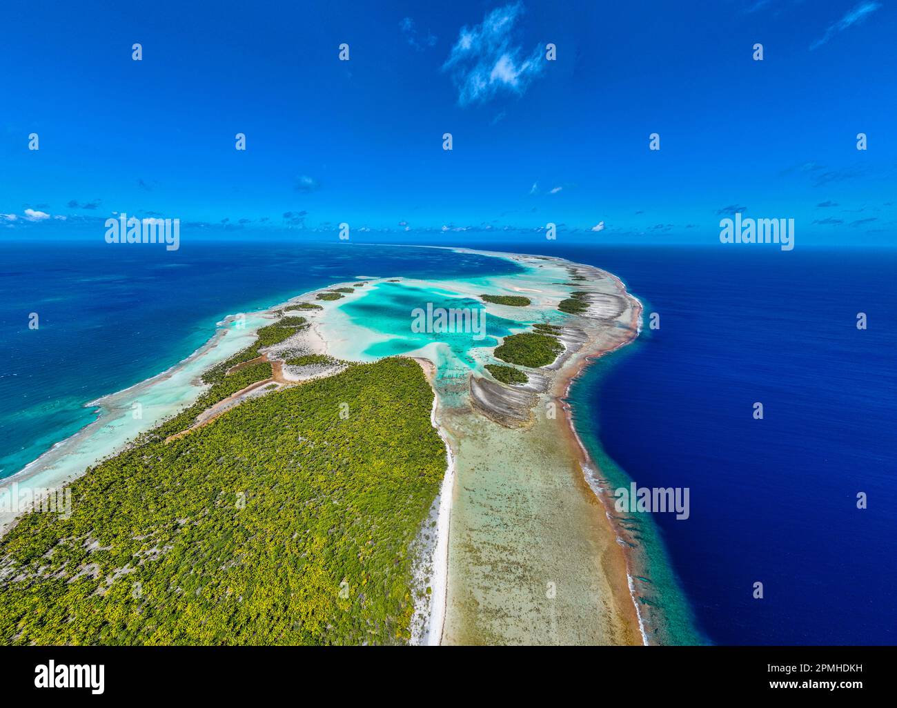 Rangiroa, french polynesia blue lagoon hi-res stock photography and images  - Alamy