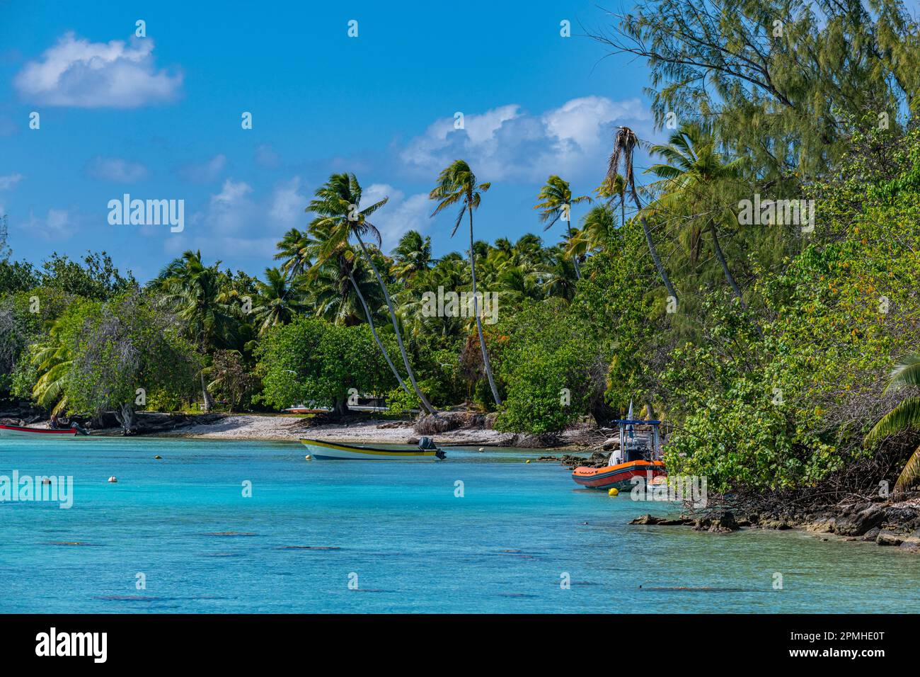 Little bay at the Tiputa Pass, Rangiroa atoll, Tuamotus, French Polynesia, South Pacific, Pacific Stock Photo