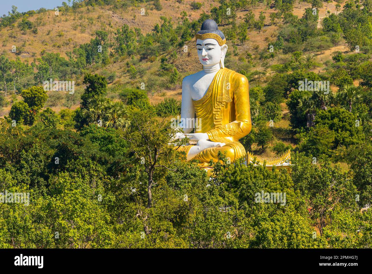 Large sitting Buddha statue near Maha Bodhi Ta Htaung Standing Buddha
