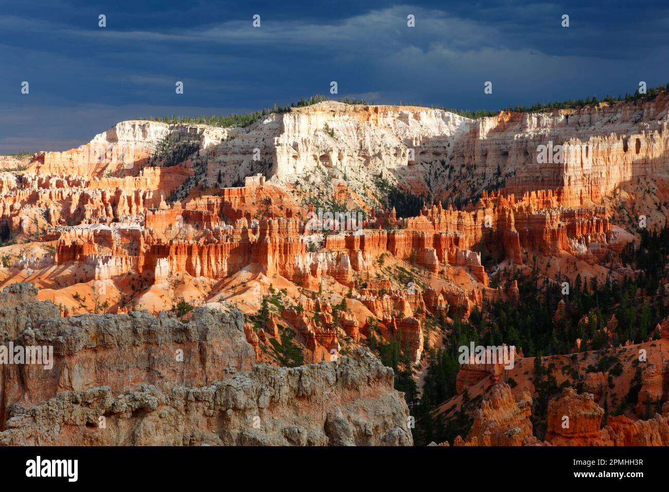 Looking towards Inspiration Point from near Sunrise Point, Bryce Canyon