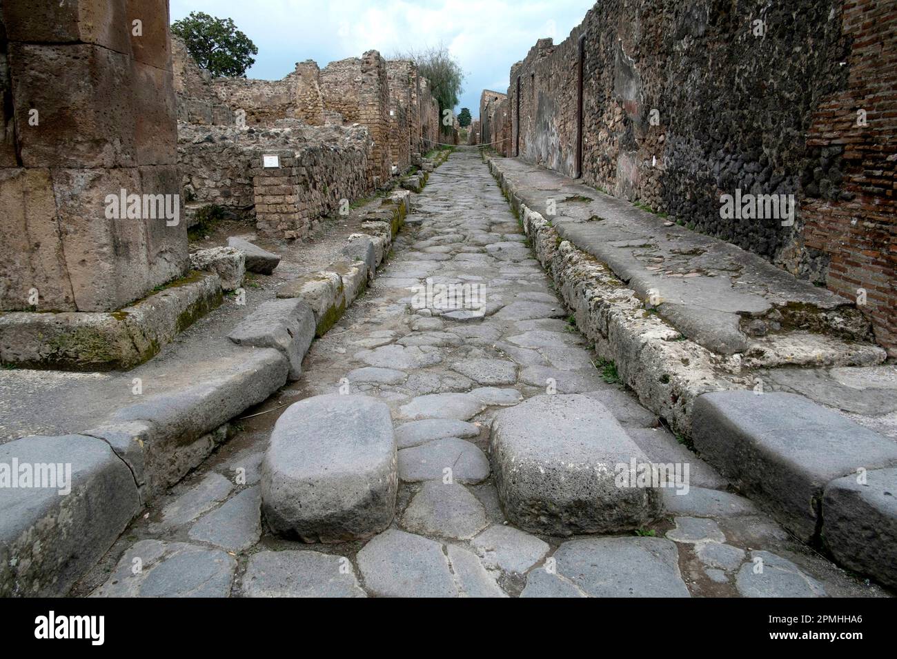 Zebra Crossing, cobbled street with stepping stones, Pompeii, UNESCO World Heritage Site, Campania, Italy, Europe Stock Photo