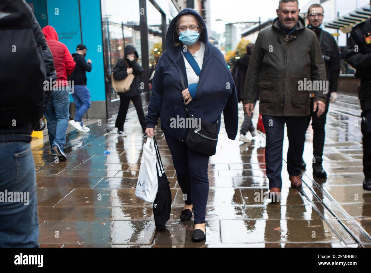 23/10/2020. Manchester, UK. The wet weather and new tier 3 restrictions