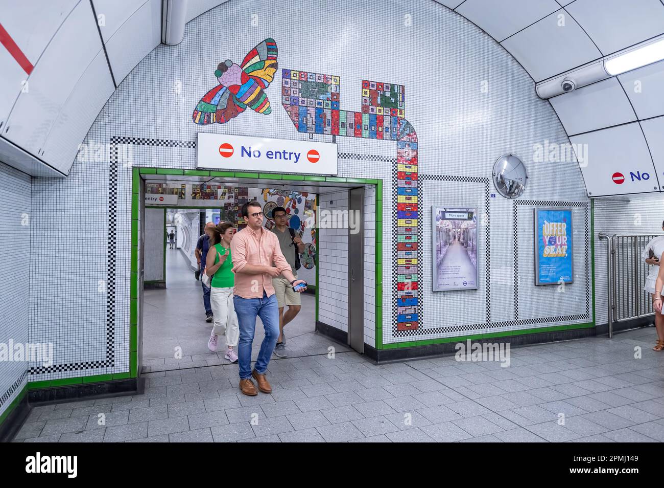Eduardo Paolozzi tiles Tottenham Court Road Station Stock Photo Alamy