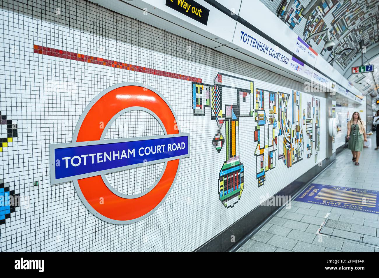 Eduardo Paolozzi tiles Tottenham Court Road Station Stock Photo Alamy