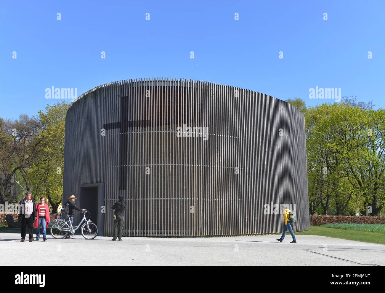 Chapel Reconciliation Berlin Wall Memorial Hi res Stock Photography And chapel-reconciliation-berlin-wall-memorial-hi-res-stock-photography-and