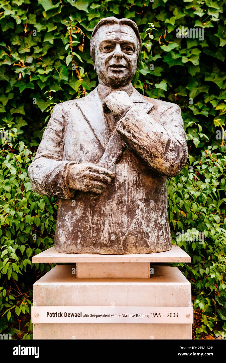 Statue of Patrick Dewael, Minister-President of the regional government of Flanders from 1999 to 2003. College De Valk. Leuven, Flemish Community, Fle Stock Photo