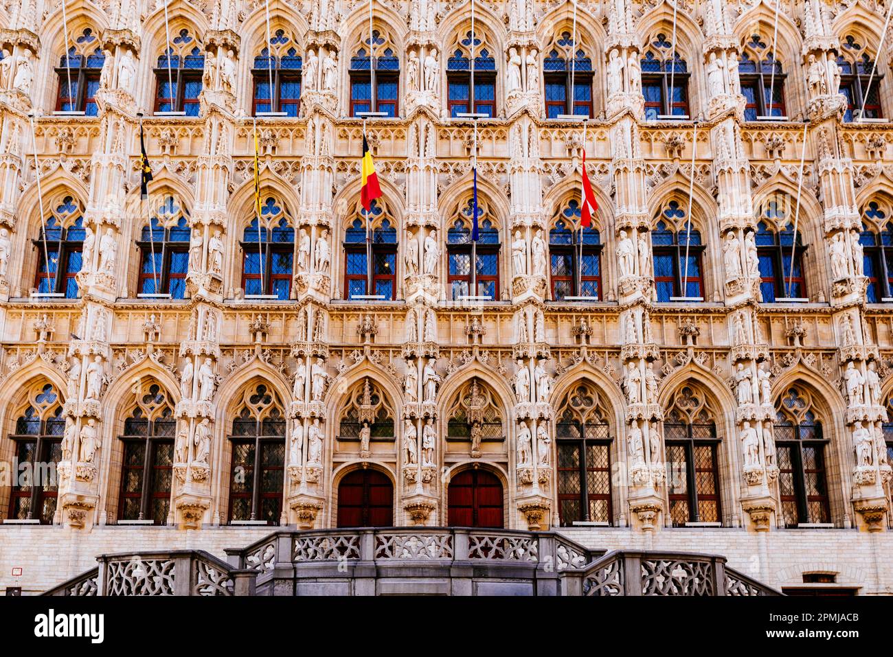 Main facade. Town Hall of Leuven, Flemish Brabant, is a landmark building on that city's Grote Markt, main square. Built in a Brabantine Late Gothic s Stock Photo