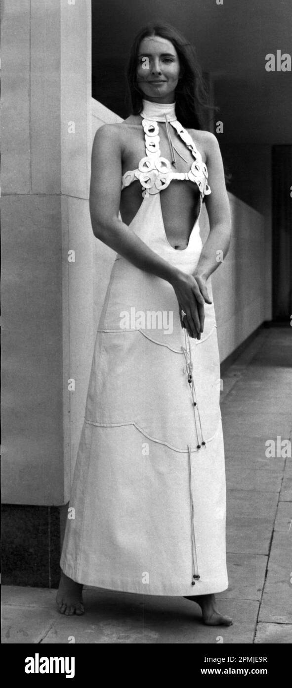 Nov. 11, 1970 Walks in London Wenk. Clothes from what is certainly