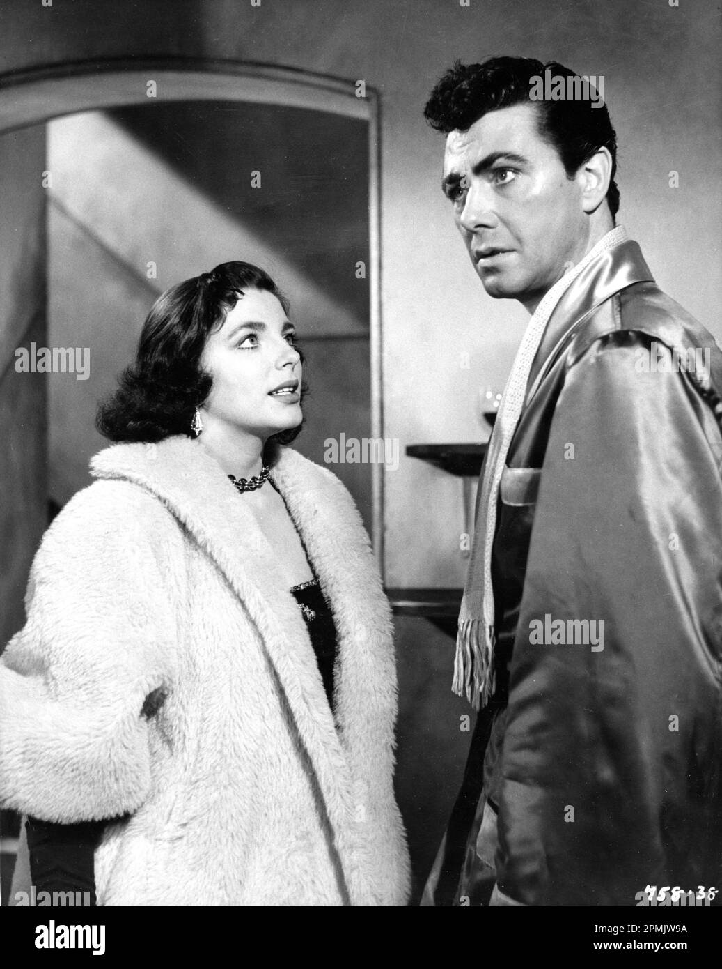 JOAN COLLINS and MAXWELL REED in THE SQUARE RING 1953 director BASIL