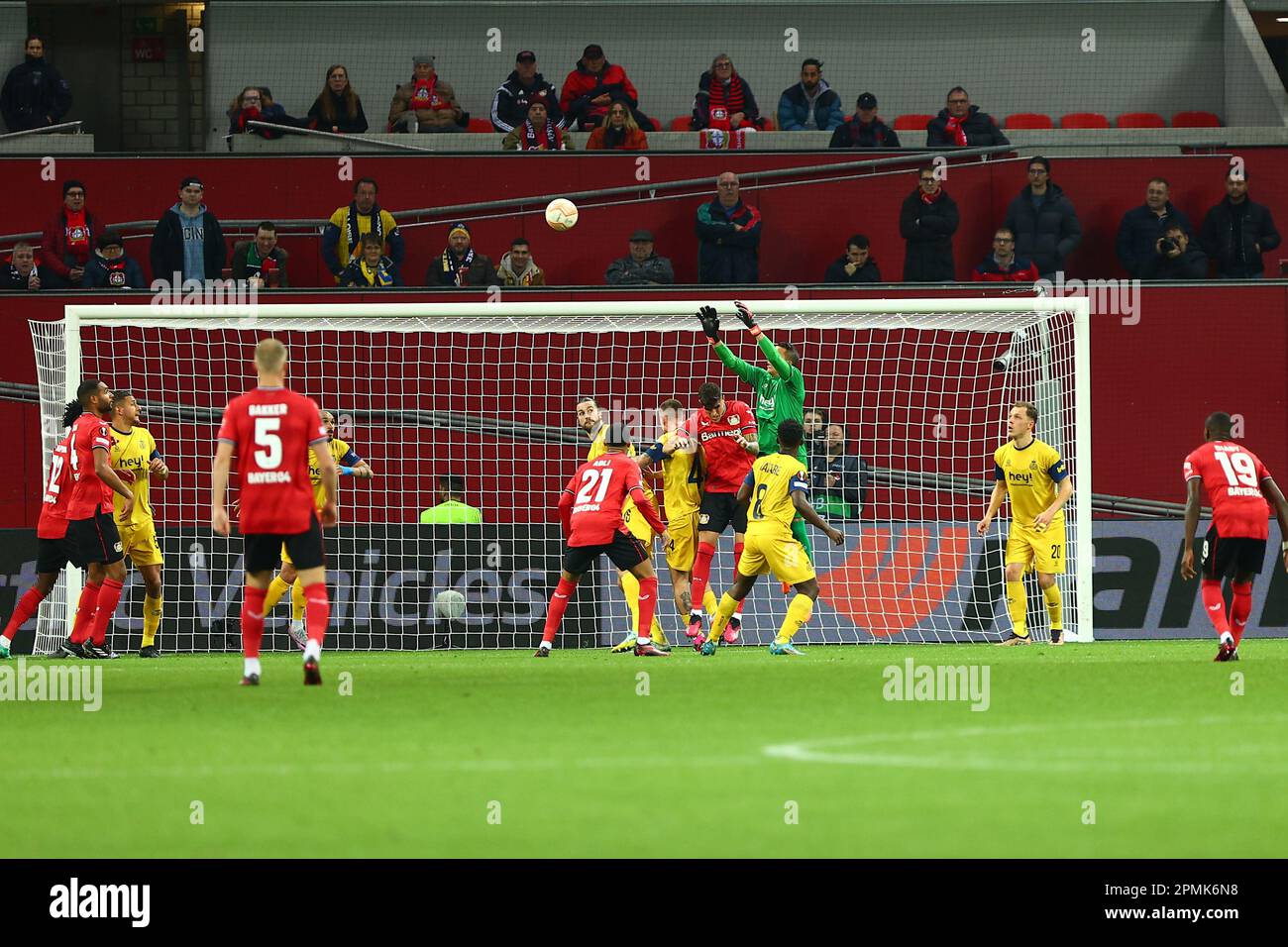 Fussball Lukas Hradecky Hi res Stock Photography And Images Alamy fussball-lukas-hradecky-hi-res-stock-photography-and-images-alamy
