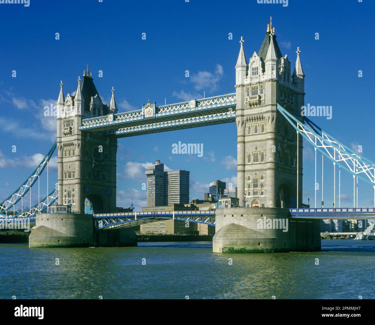1987 HISTORICAL TOWER BRIDGE POOL OF LONDON RIVER THAMES LONDON ENGLAND UK Stock Photo Alamy