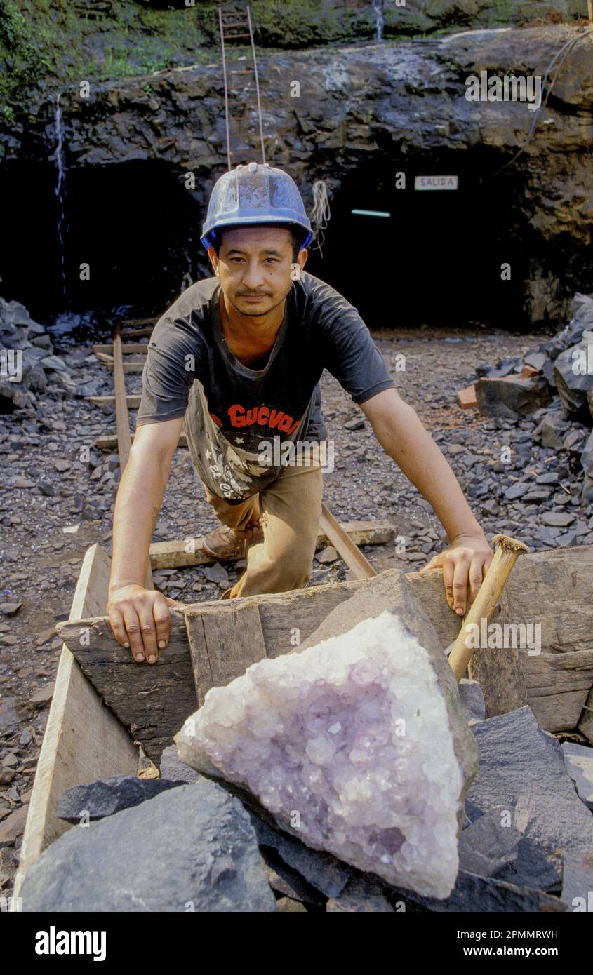 Argentina, Posadas. Worker in Wanda Mines, a gemstone site containing quartz crystals, amethysts, agates and topazes. Stock Photo