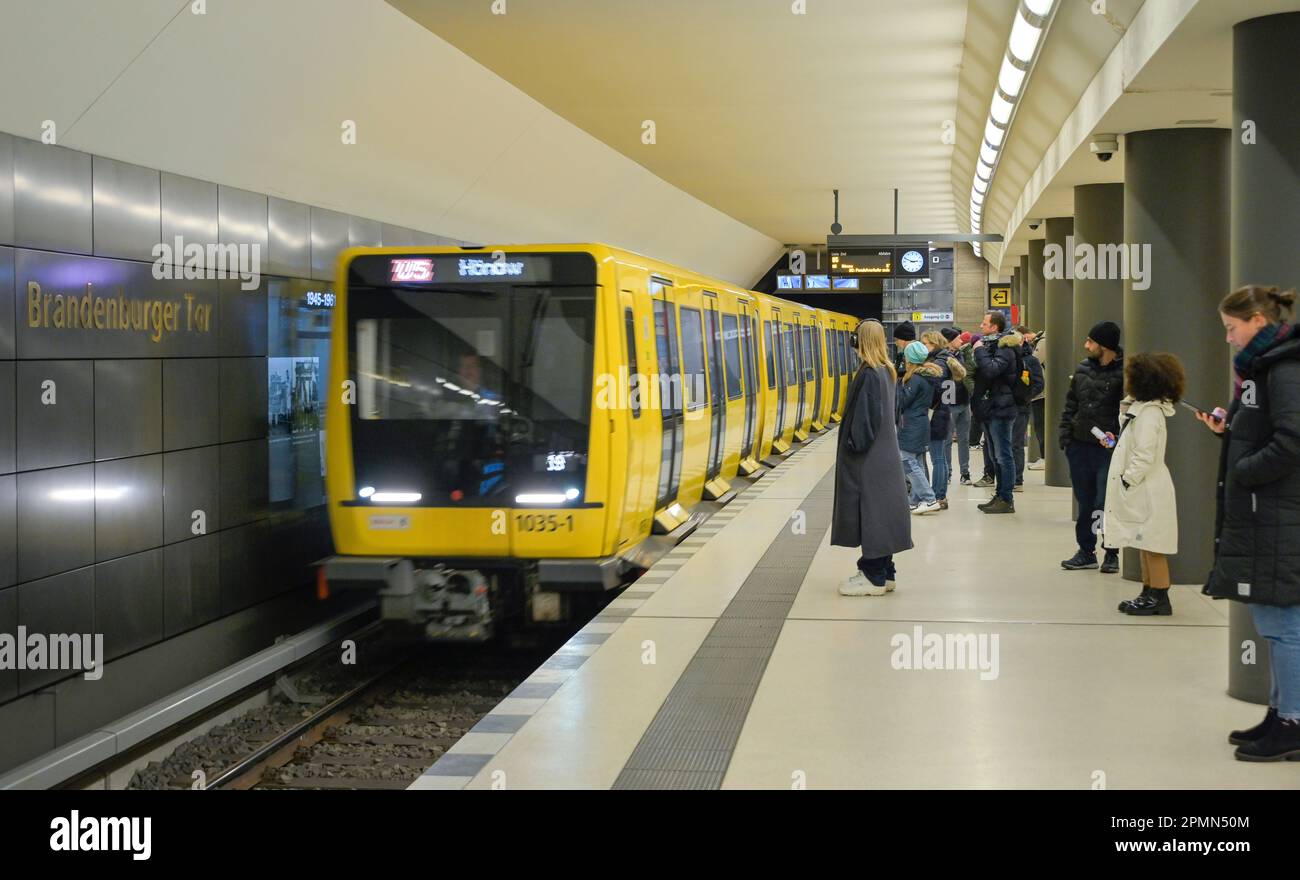 U 5, U-Bahnhof Brandenburger Tor, Mitte, Berlin, Deutschland Stock ...