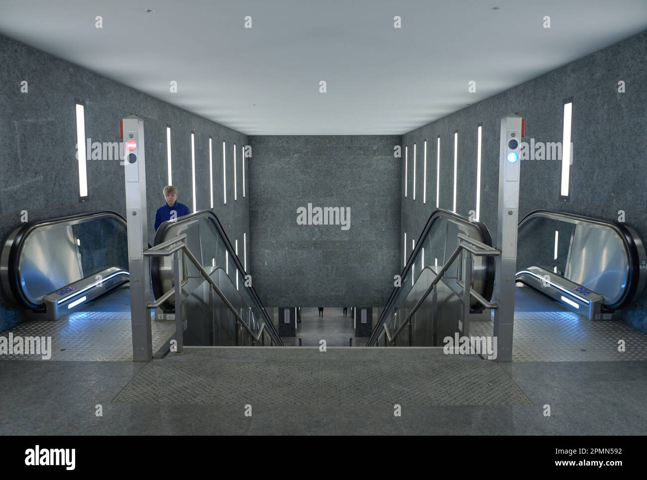 Treppen zur U 5, UBahnhof Museumsinsel, Mitte, Berlin, Deutschland