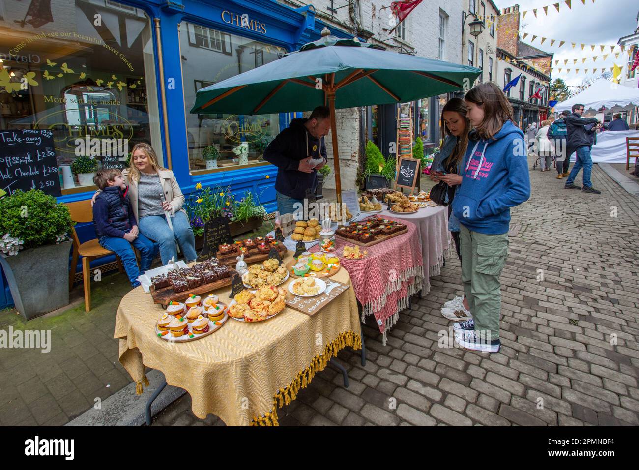 Street market and food stalls in the North Yorkshire city of Ripon on Easter Sunday 2023 Stock Photo