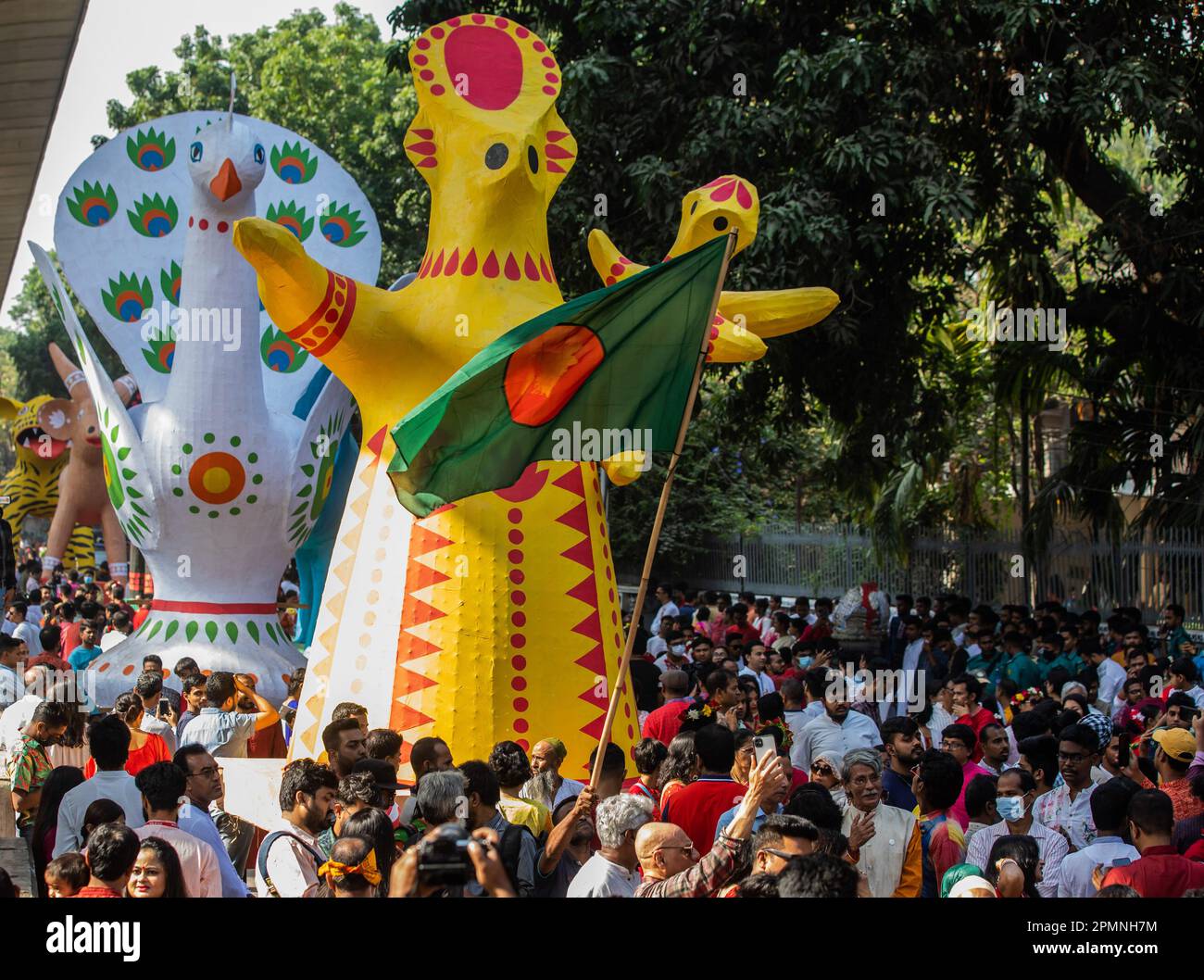 Dhaka, Bangladesh. 14th Apr, 2023. Students of the Fine Arts Institute