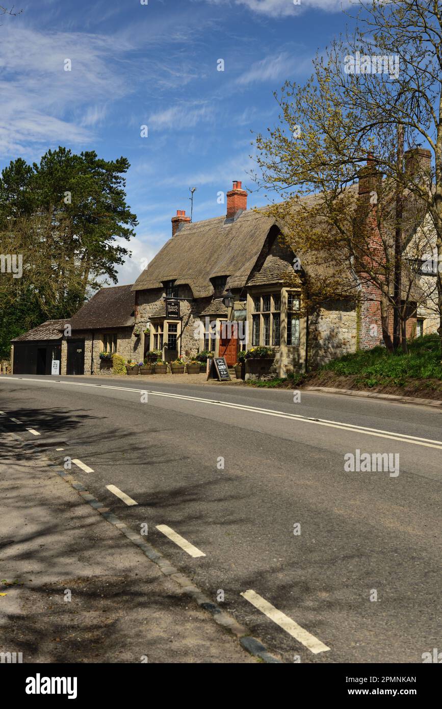 The Waggon & Horses public house beside the A4 Bath Road at Beckhampton