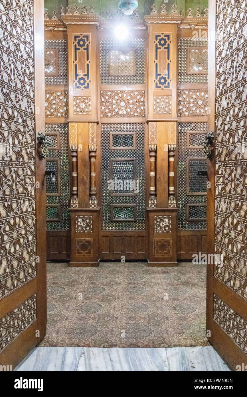 The wooden enclosure zarib of Ali Abu Shubbak at Al-Rifai Mosque in Cairo, Egypt Stock Photo