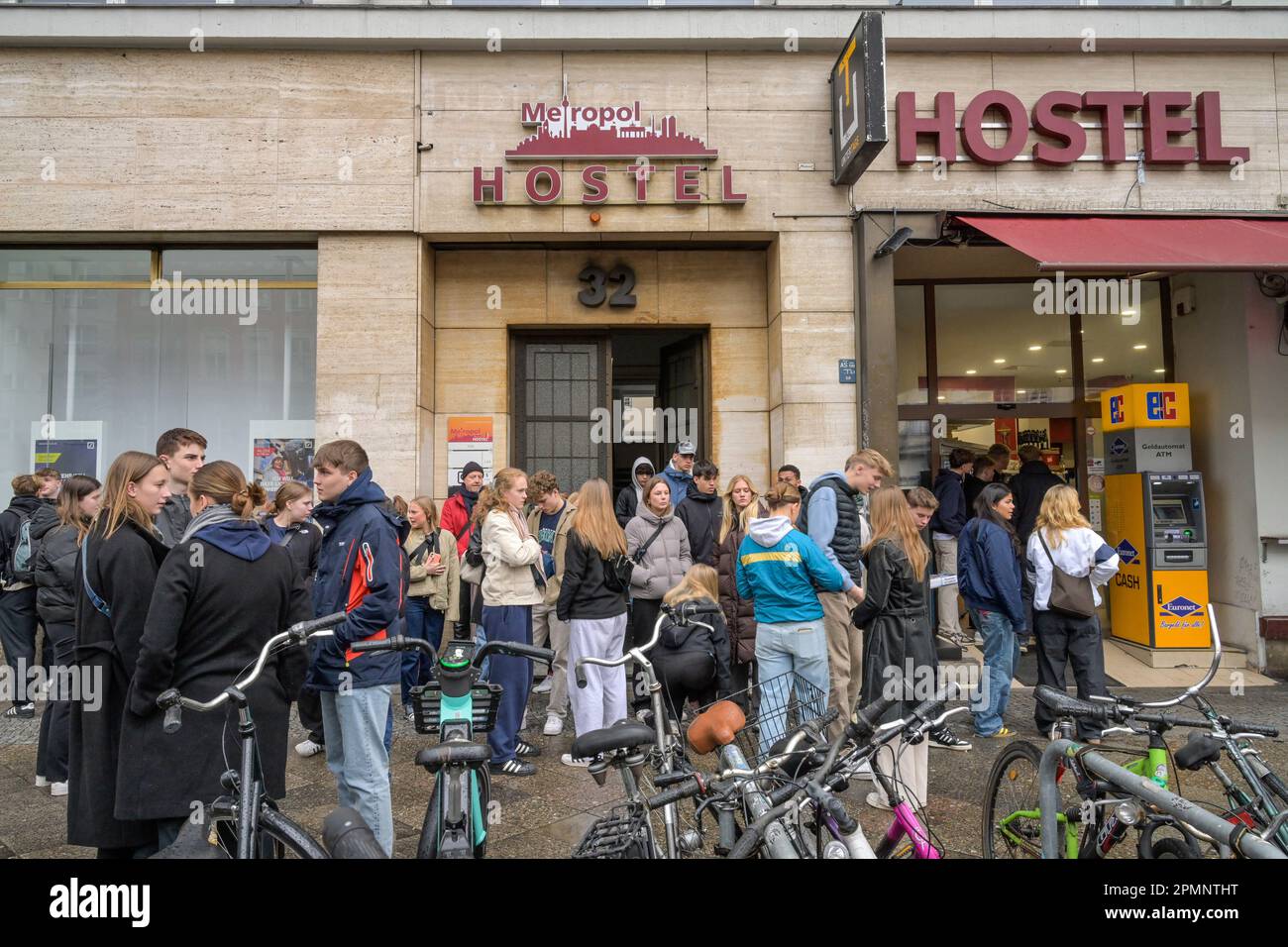 Metropol Hostel, Mehringdamm, Kreuzberg, Berlin, Deutschland *** Local