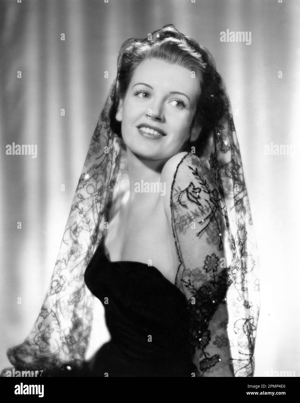 PHYLLIS CALVERT circa 1945 Portrait publicity for Gainsborough Pictures