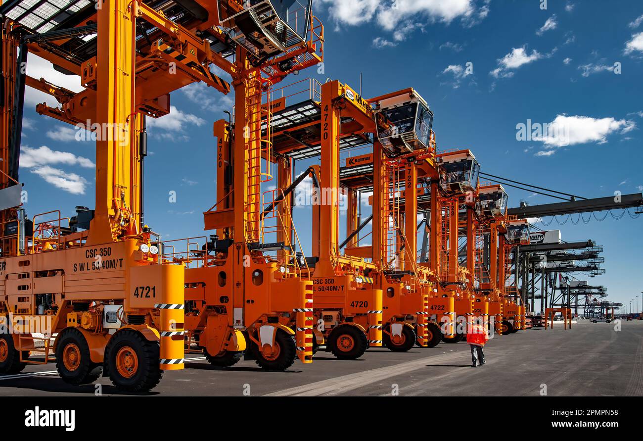 New Straddles, Container Shipping Yard, Port of Elizabeth, Newark, New Jersey Stock Photo
