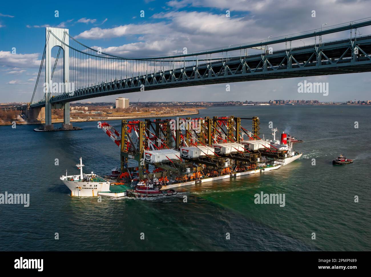 Terminal handling charges hi-res stock photography and images - Alamy