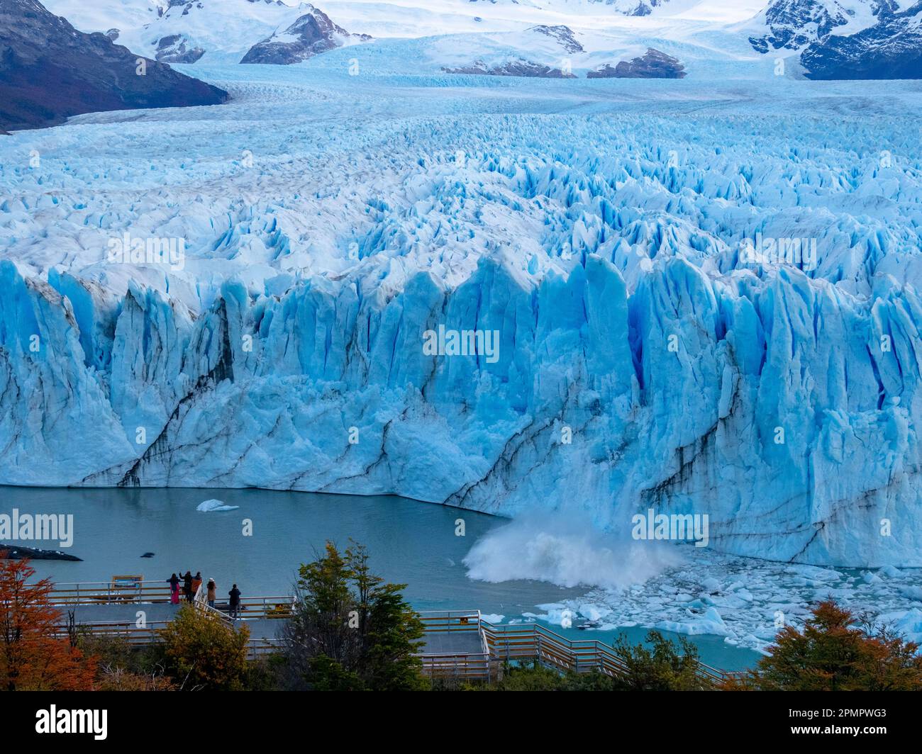 One of the few advancing glaciers in the world, some 3 miles across at it's face, Glacier Perito Moreno, Los Glaciares National Park Stock Photo