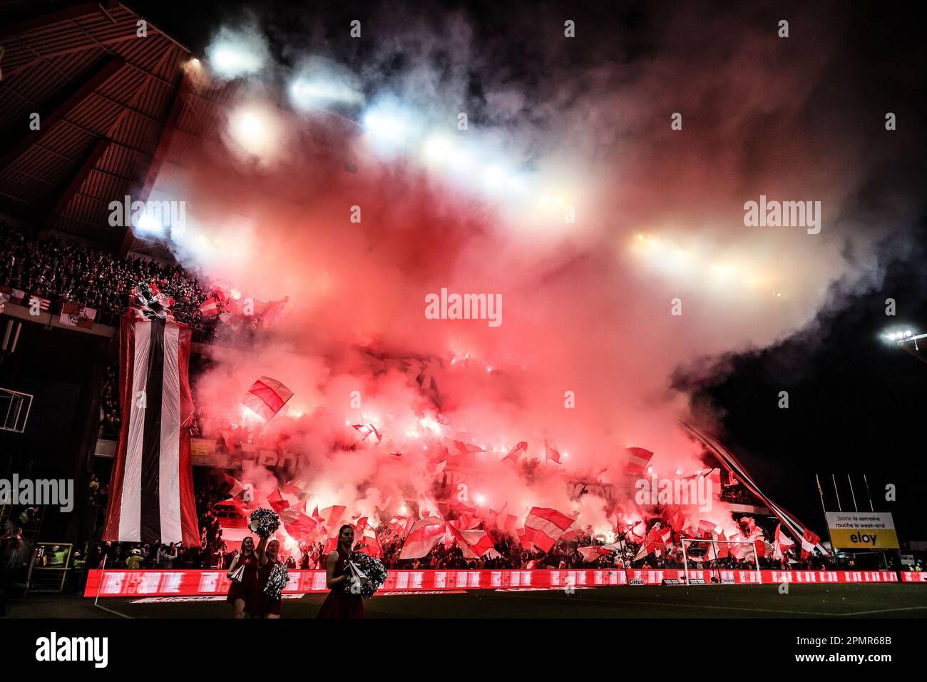 Charleroi Standard Liège supporters clash images Key Takeaways