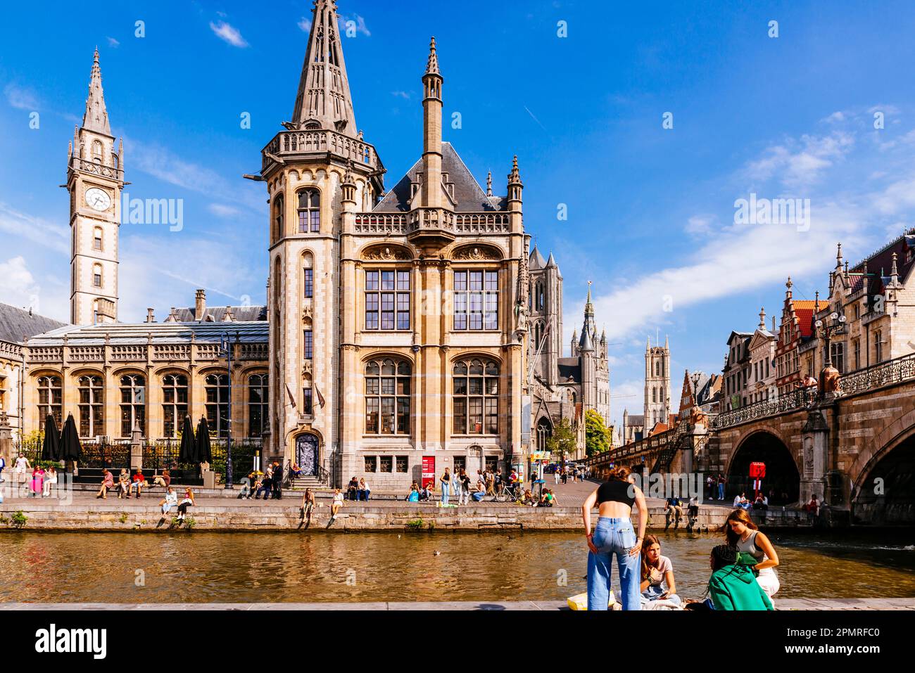 Former post office and St. Michael's Bridge, SintMichielsbrug, a stone