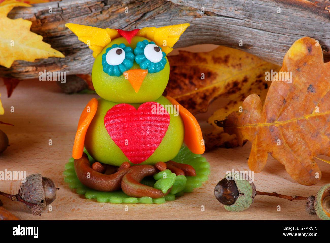 Owl from marzipan, modeled, modeled, modeled Stock Photo - Alamy