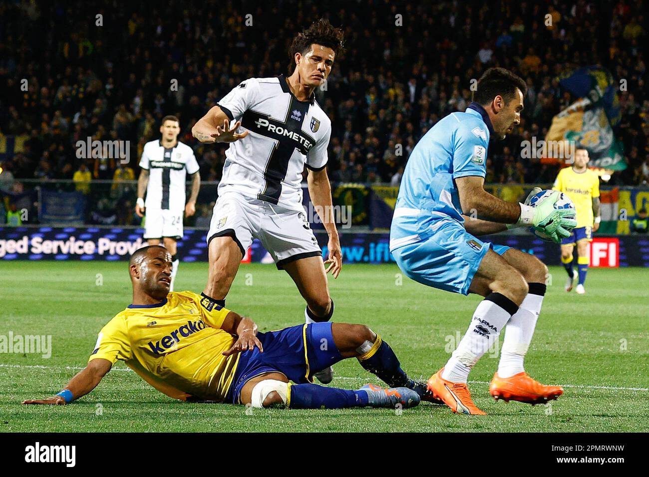 Alberto Braglia stadium, Modena, Italy, December 18, 2022, Davide Diaw  celebrates after scoring the gol of 1-1 during Modena FC vs Benevento  Calcio - Italian soccer Serie B match Stock Photo - Alamy