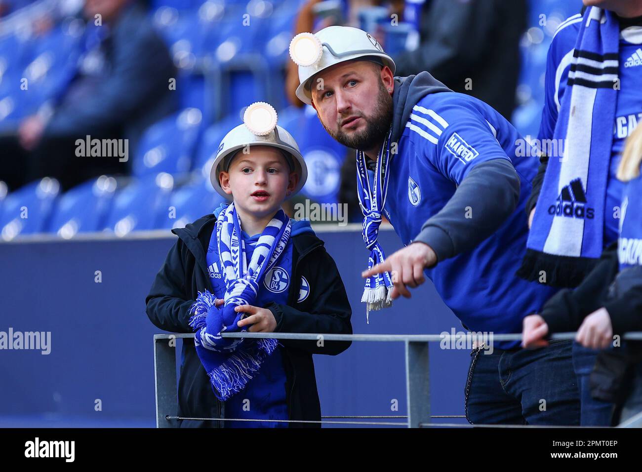 Fans (FC Schalke 04), GER, FC Schalke 04 vs. Hertha BSC, Fussball, 1. Bundesliga, 28. Spieltag, Spielzeit 2022/2023, 14.04.2023  DFL REGULATIONS PROHIBIT ANY USE OF PHOTOGRAPHS AS IMAGE SEQUENCES AND/OR QUASI-VIDEO.  Credit: Ant Palmer/Alamy Live News Stock Photo