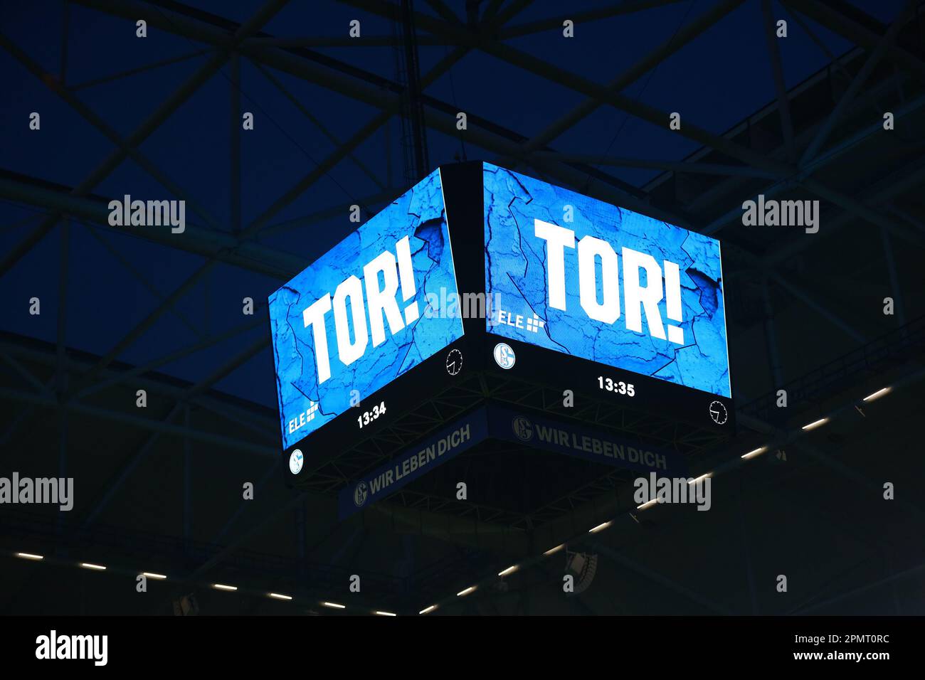Tor, anzeige, scoreboard, GER, FC Schalke 04 vs. Hertha BSC, Fussball, 1. Bundesliga, 28. Spieltag, Spielzeit 2022/2023, 14.04.2023  DFL REGULATIONS PROHIBIT ANY USE OF PHOTOGRAPHS AS IMAGE SEQUENCES AND/OR QUASI-VIDEO.  Credit: Ant Palmer/Alamy Live News Stock Photo