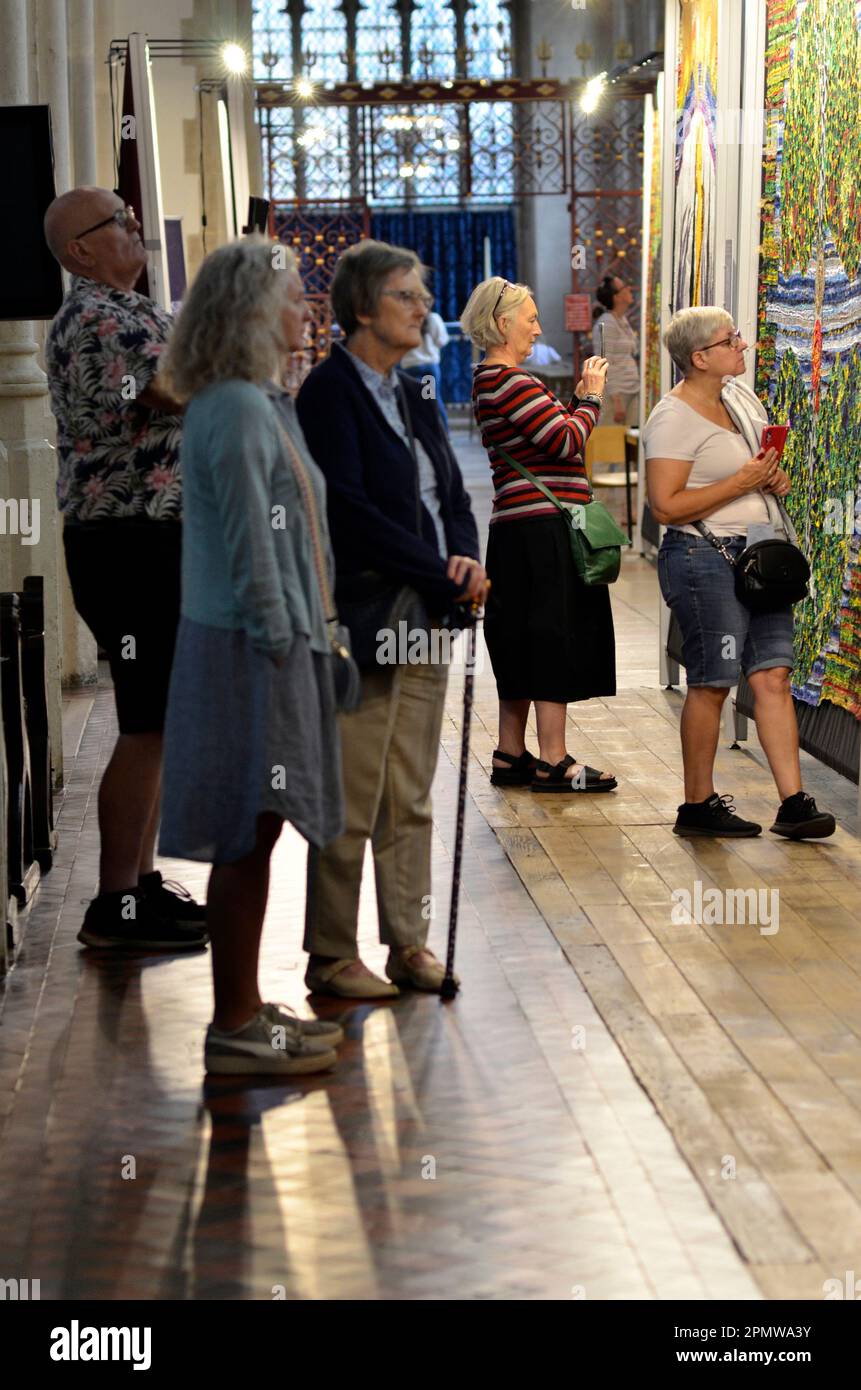 Women quilting hi-res stock photography and images - Alamy