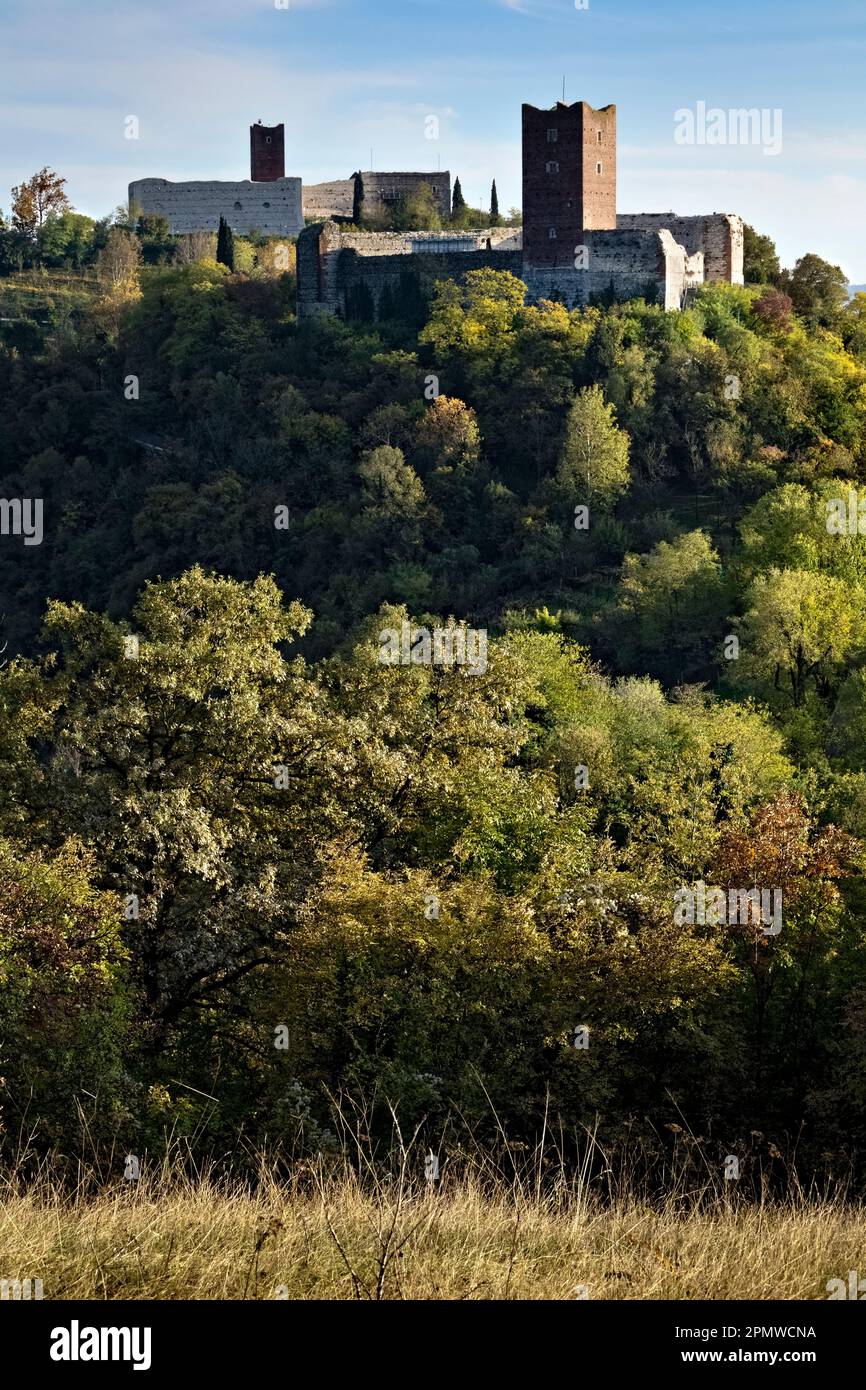 Romeos castle hires stock photography and images Alamy