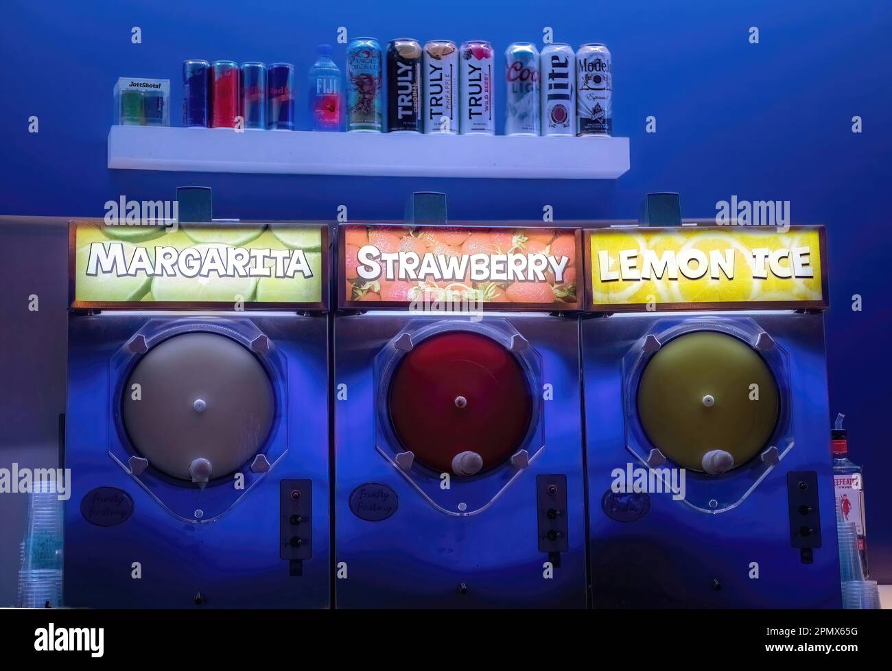 Frozen margarita machine hires stock photography and images Alamy