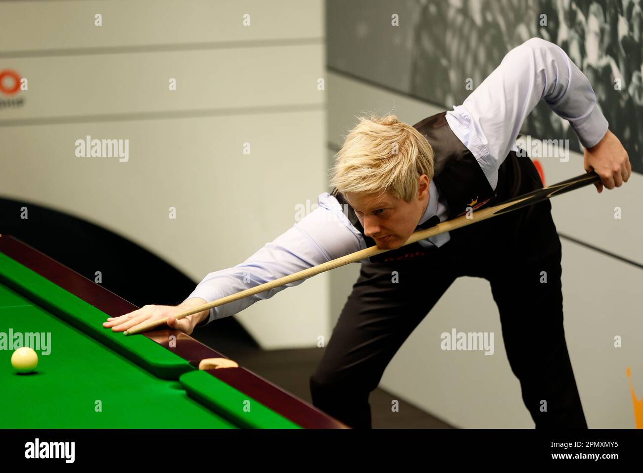 Ronnie O'Sullivan during day one of the Cazoo World Snooker Championship at  the Crucible Theatre, Sheffield. Picture date: Saturday April 15, 2023  Stock Photo - Alamy