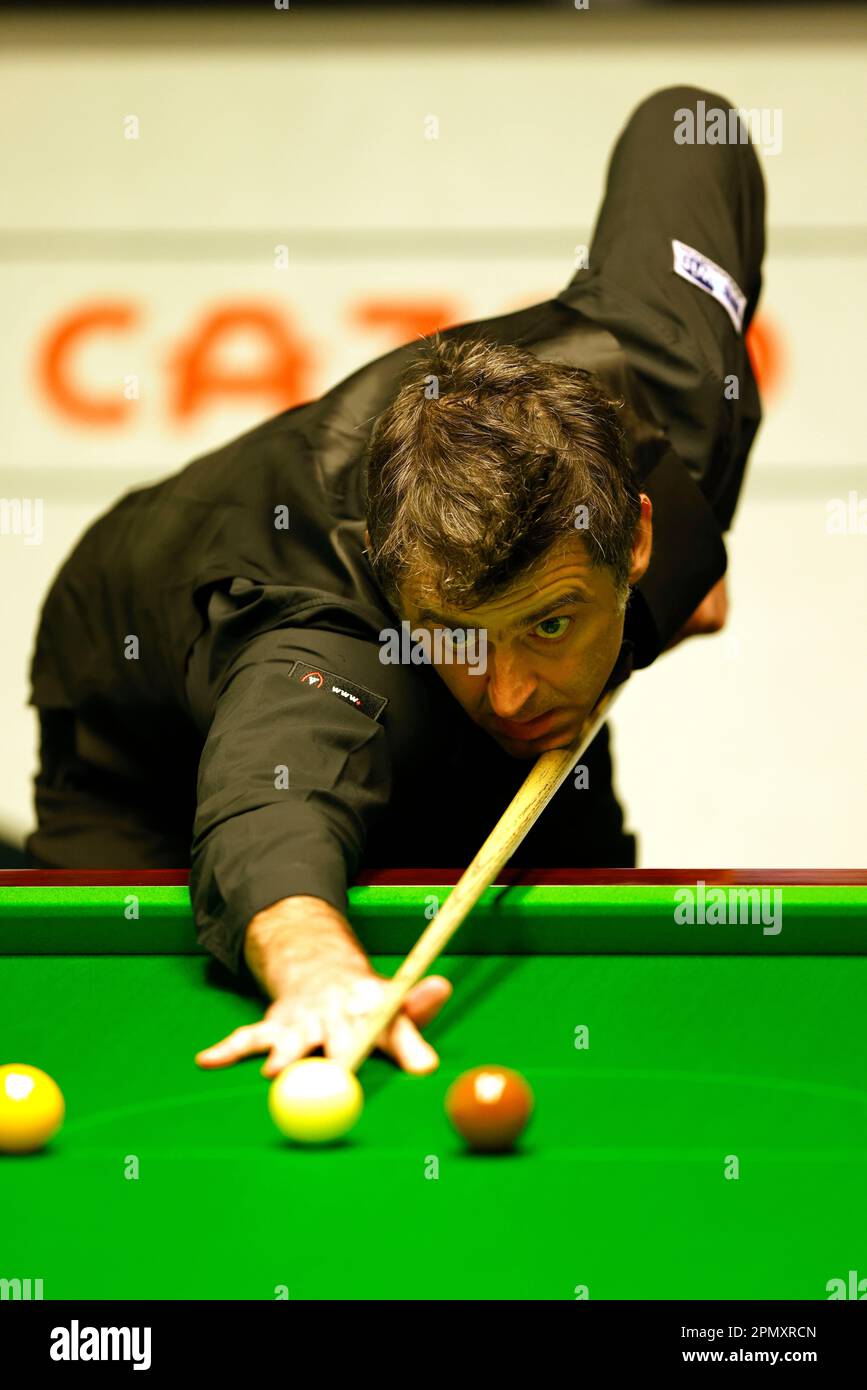 Ronnie O'Sullivan during day one of the Cazoo World Snooker Championship at  the Crucible Theatre, Sheffield. Picture date: Saturday April 15, 2023  Stock Photo - Alamy