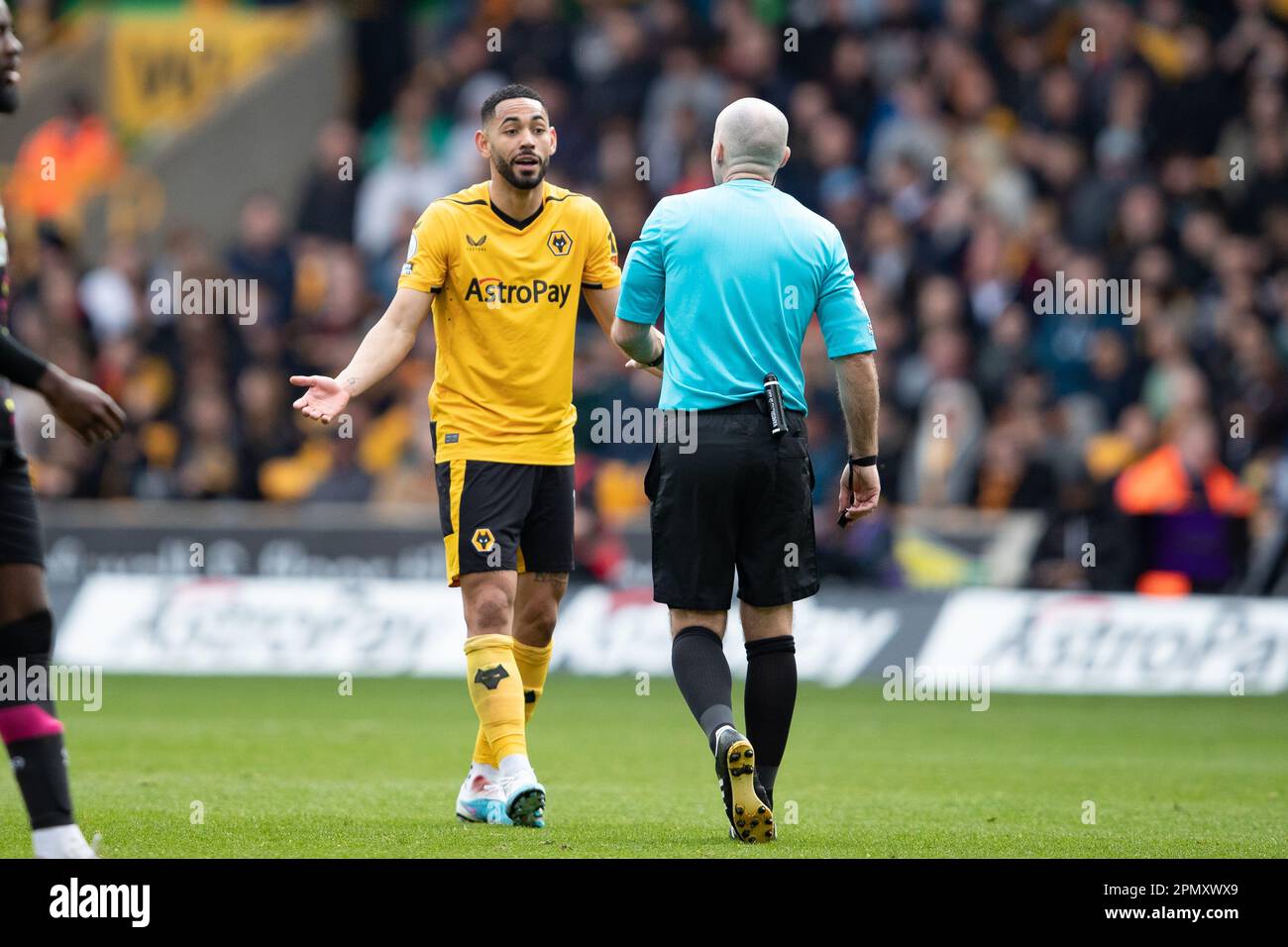 Matheus Cunha of Wolves complains the referee during the Premier League match between Wolverhampton Wanderers and Brentford at Molineux, Wolverhampton on Saturday 15th April 2023. (Photo: Gustavo Pantano | MI News) Credit: MI News & Sport /Alamy Live News Stock Photo