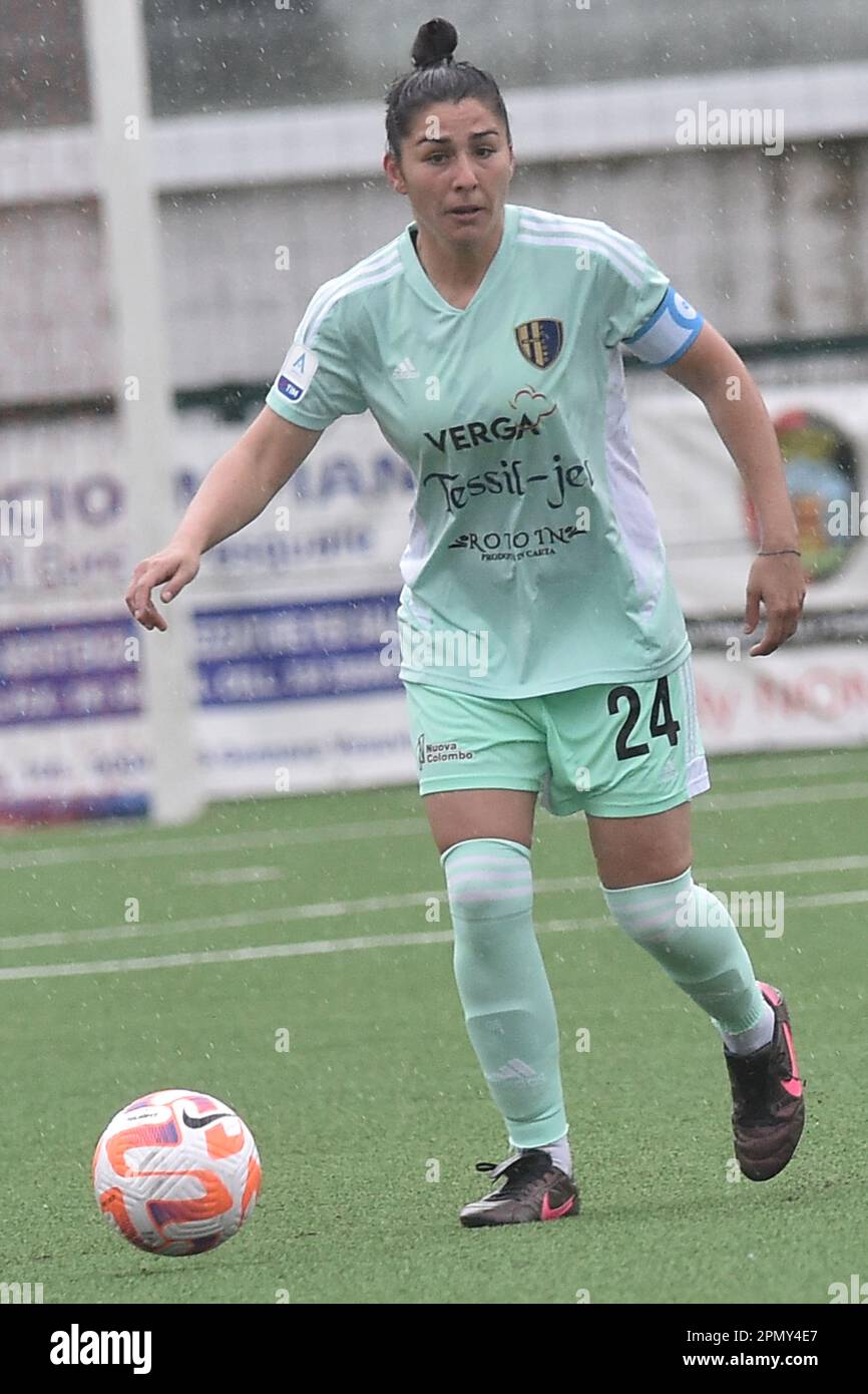 Giulia Rizzon of FC Como Women in action the Serie A Women Between ...