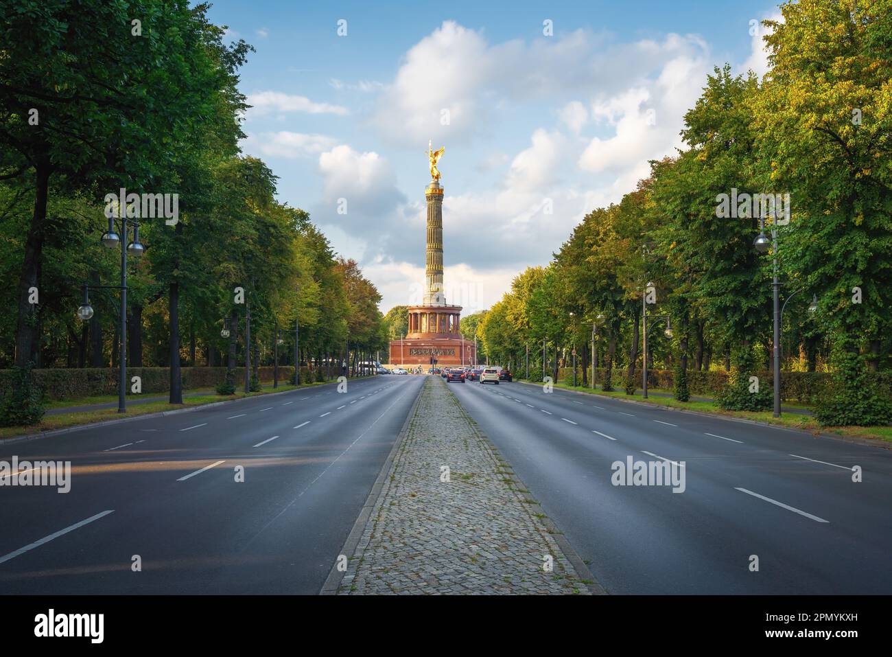 Victory Column (Siegessaule), Tiergarten Park and Bundesstrasse 2 highway  - Berlin, Germany Stock Photo