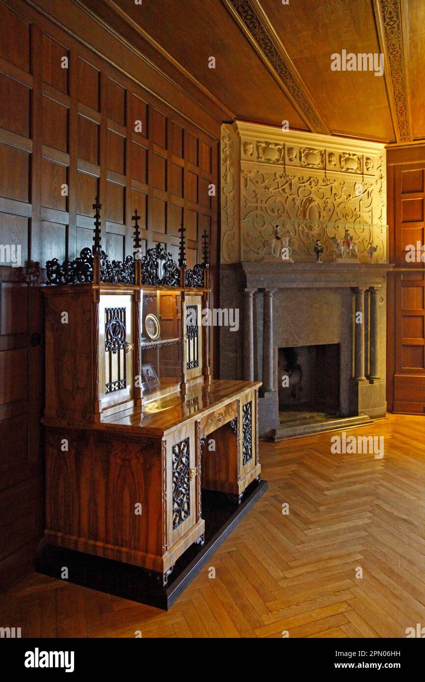 Fuerstenbau der Veste Coburg, Duke's living room, Cranach Room,  Neo-Renaissance, panelled, writing cabinet, made in 1855 by cabinetmaker  Tobias Stock Photo - Alamy