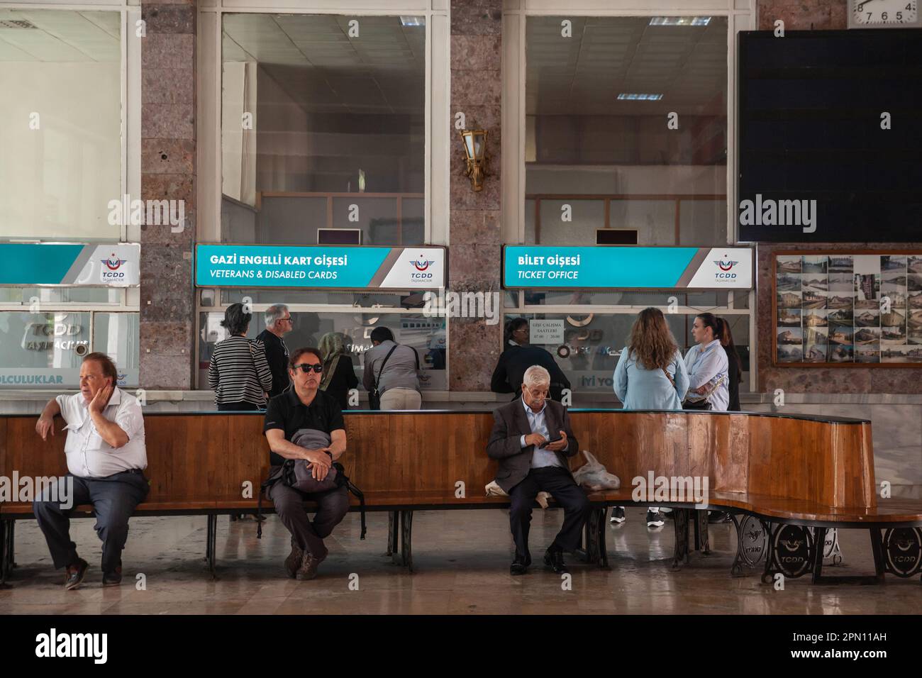 Picture of the main waiting room of the istanbul sirkeci train station. Sirkeci railway station, listed on maps as Istanbul railway station, is a rail Stock Photo