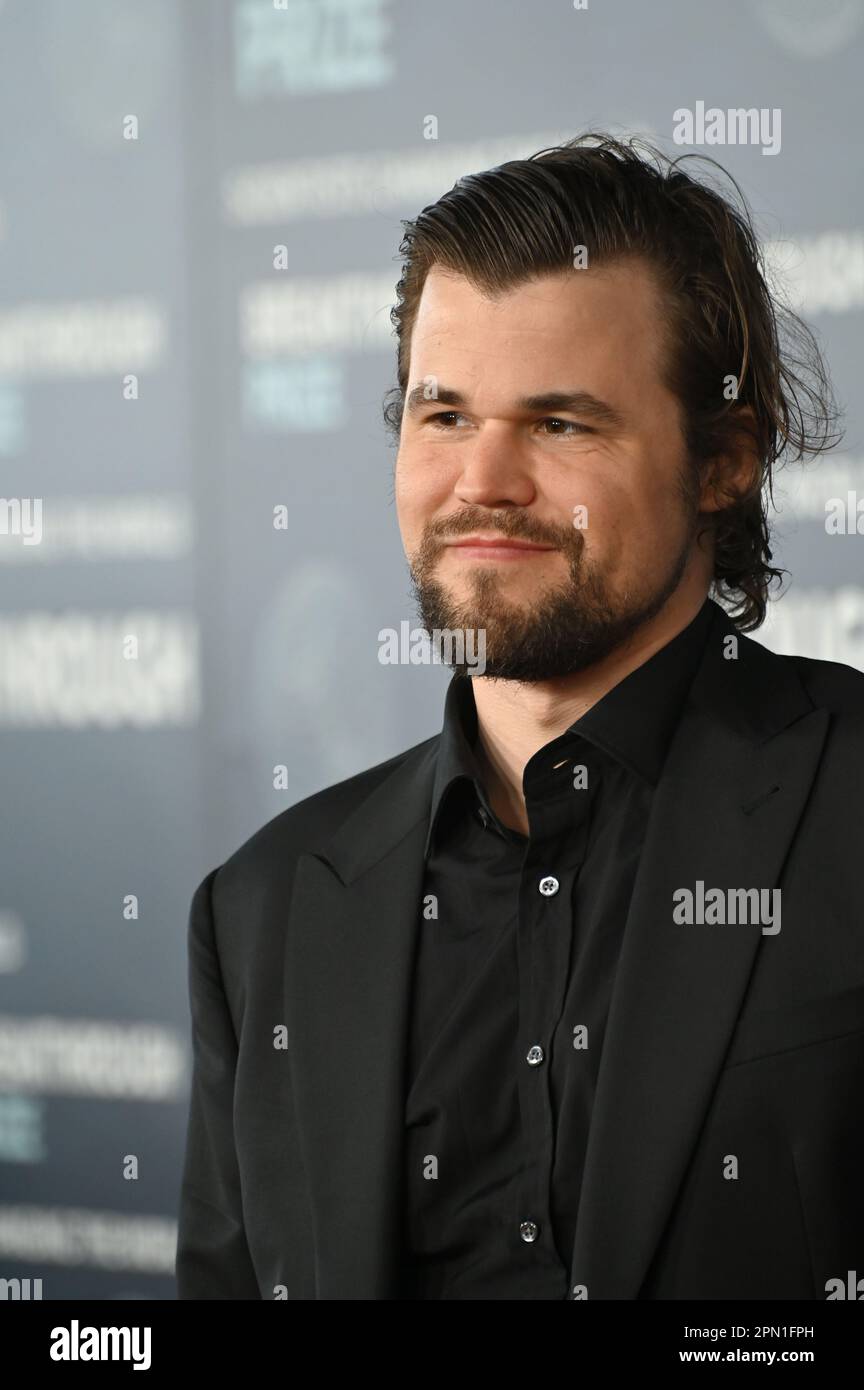 Magnus Carlsen at the 2023 Breakthrough Prize Ceremony for Science ...