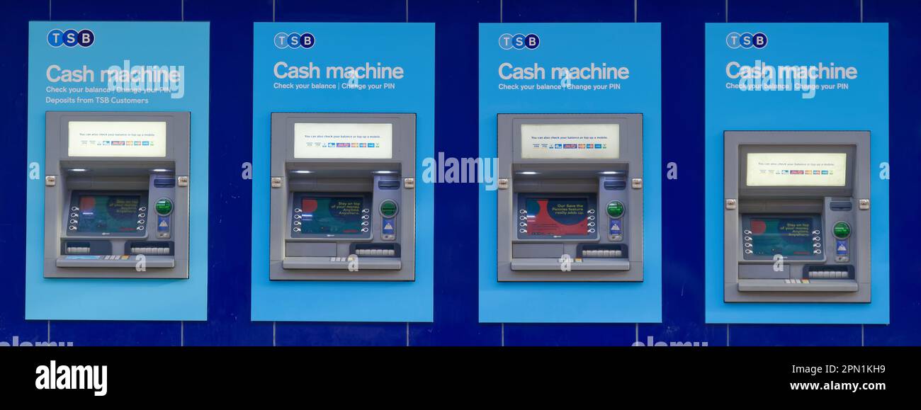 Bank of scotland cashpoint machine hi-res stock photography and images ...