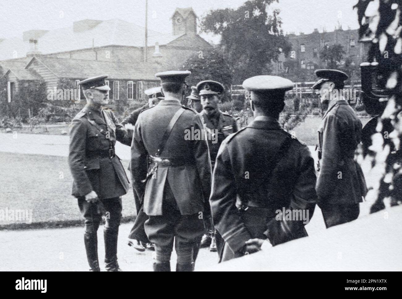 King George V with generals and staff officers during the First World ...