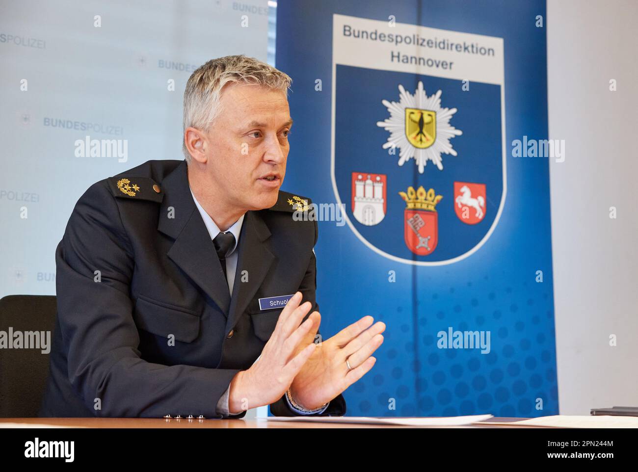 Hamburg, Germany. 16th Apr, 2023. Michael Schuol, President of the Federal Police, gives a press conference. The Federal Police controlled the no-weapons zone at Hamburg Central Station over the weekend. Credit: Georg
