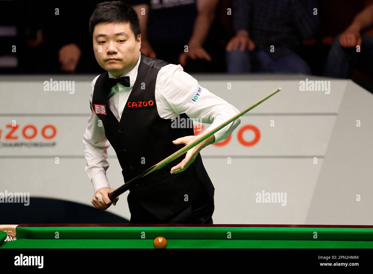 Ronnie O'Sullivan during day one of the Cazoo World Snooker Championship at  the Crucible Theatre, Sheffield. Picture date: Saturday April 15, 2023  Stock Photo - Alamy