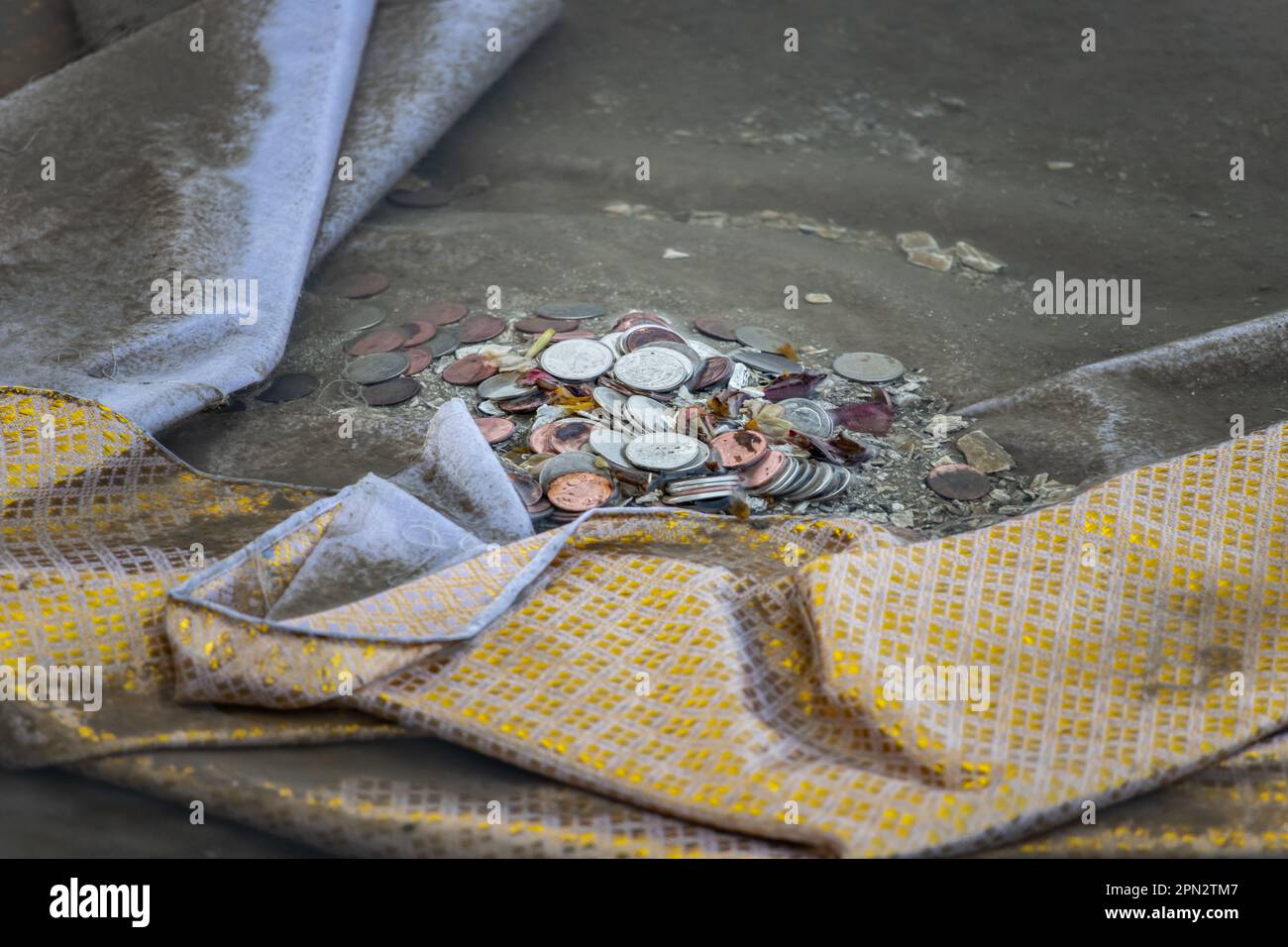 Scattering ashes in nature hi-res stock photography and images - Alamy